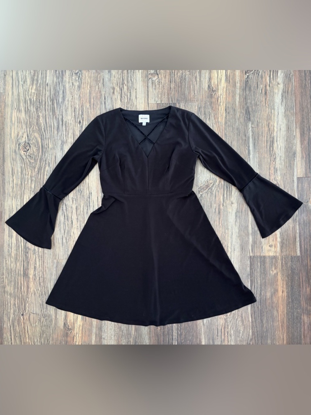 Ashley Graham Beyond Criss Cross Neck Bell Sleeve L/S Dress Womens Size 2 Black